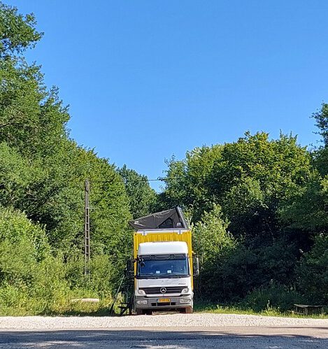 Overnachten met camper truck op Le Fer à Cheval in de Jura