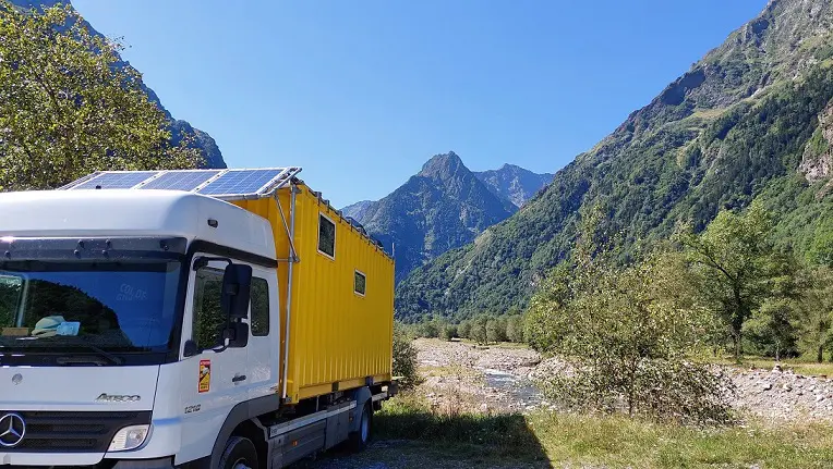 Adventure truck Ugly in de Pyreneeën