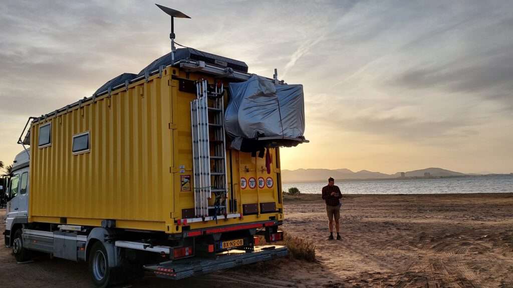 Met camper overnachten op het strand Mar Menor